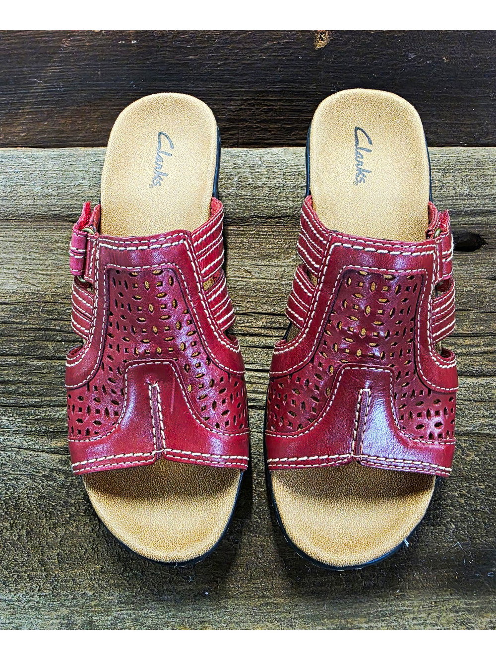 Clarks Womens Red Leather Wedge Slide Slip-On Sandals Perforated US 8 M